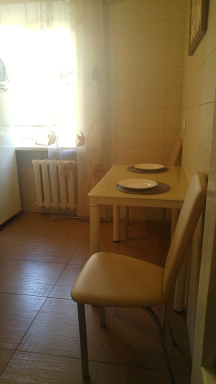 Apartment Near Dnipro Arena エクステリア 写真