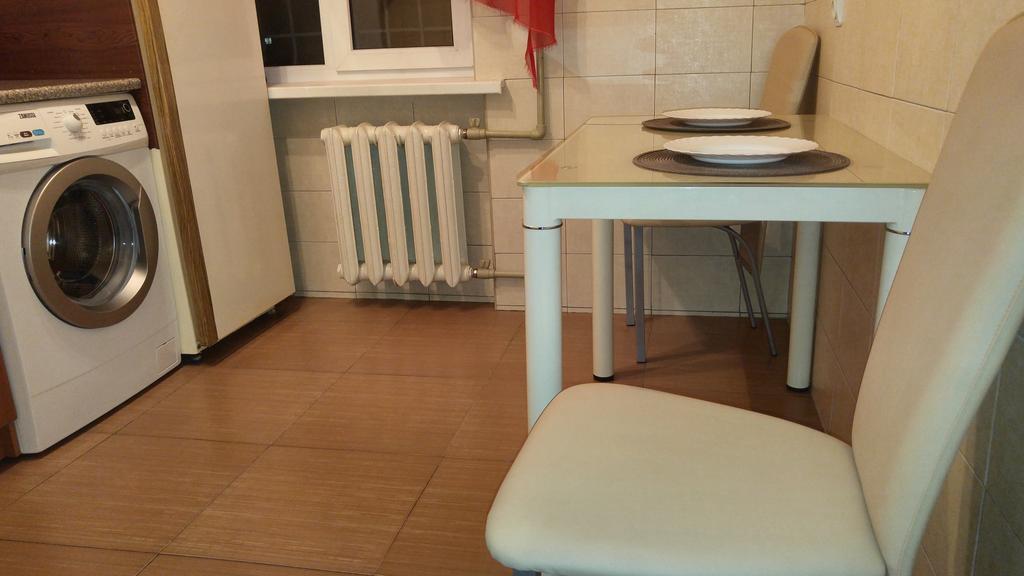 Apartment Near Dnipro Arena エクステリア 写真